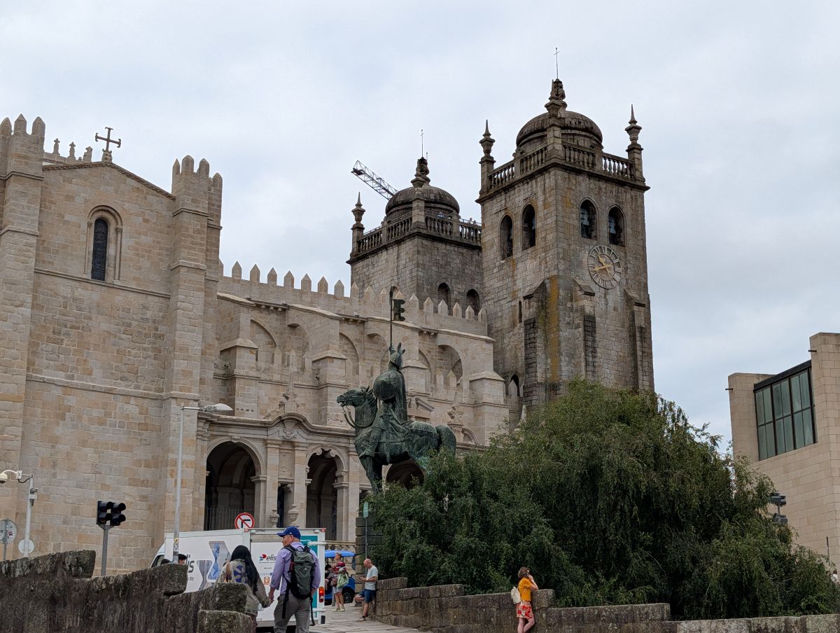 Sé do Porto cathedral with the equestrian statue of Vimara Peres in the foreground